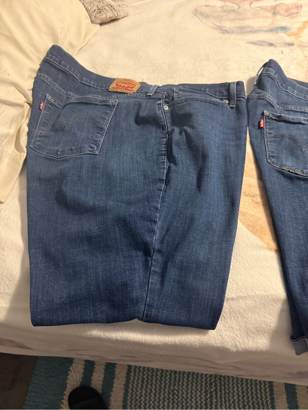Levi's Women's Straight Leg and skinny leg Jeans in Dark Blue and light blue